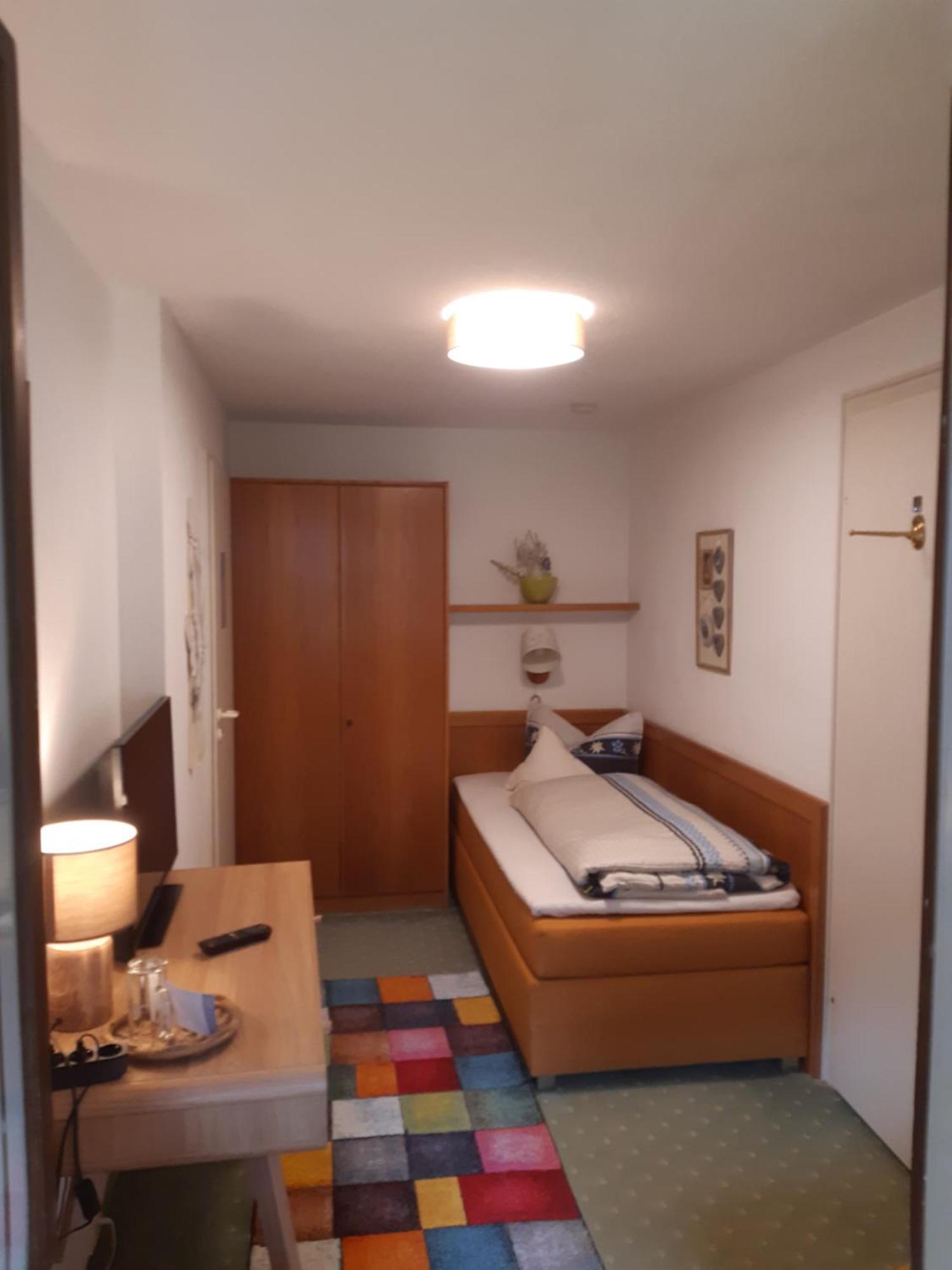 אוברסטדורף Hotel Garni Liberia מראה חיצוני תמונה