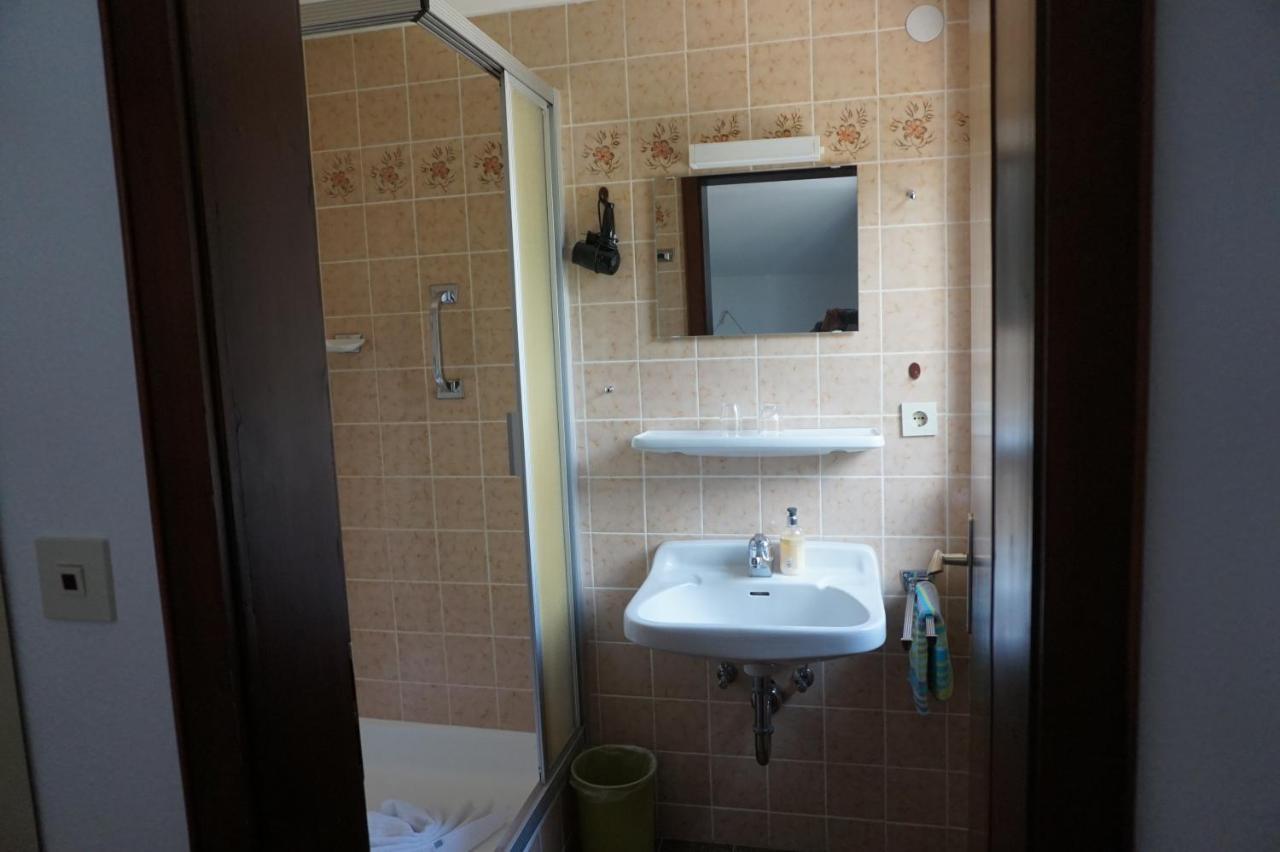 אוברסטדורף Hotel Garni Liberia מראה חיצוני תמונה